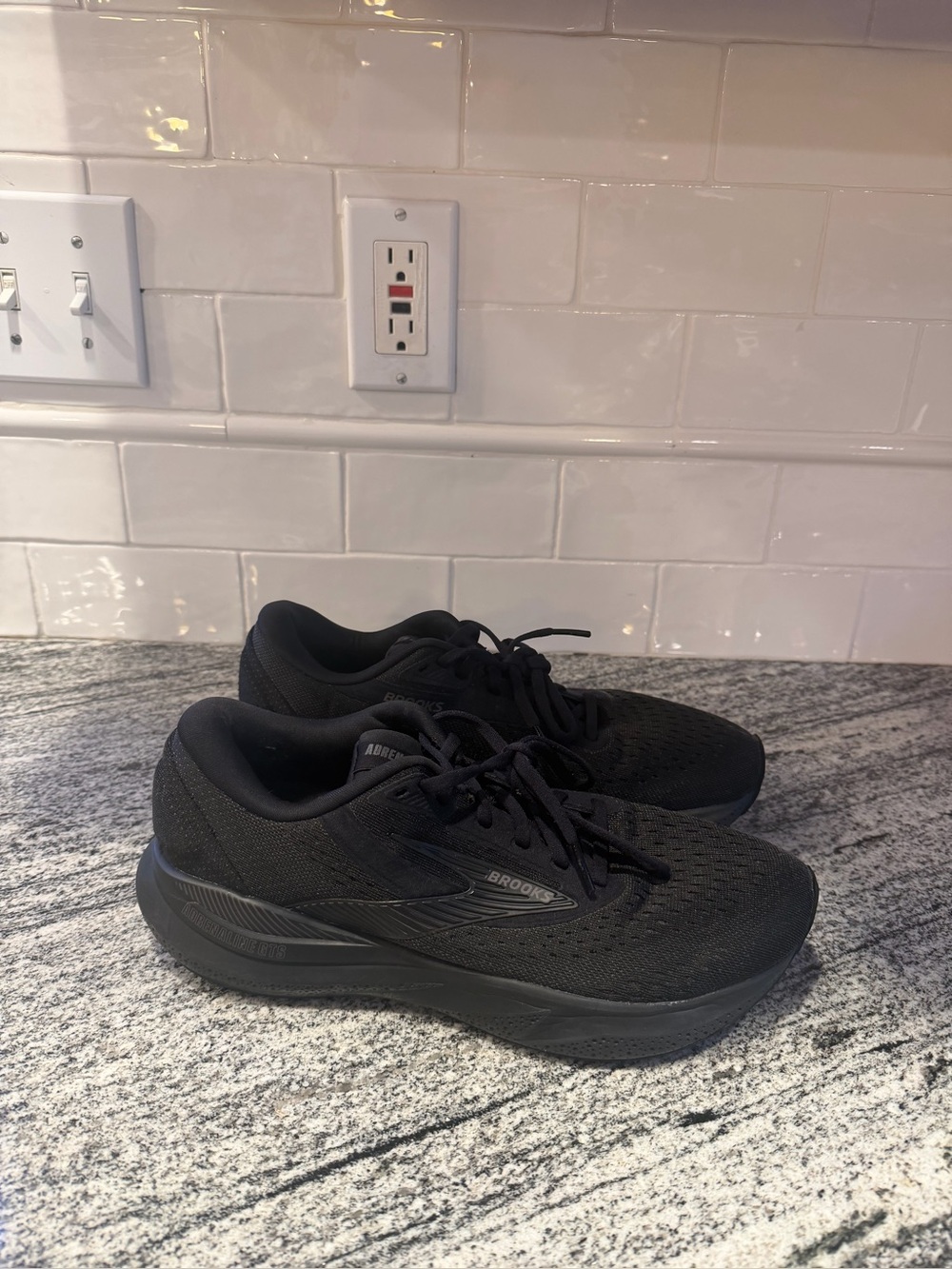 Men’s Brooks Adrenaline 24 Size 10